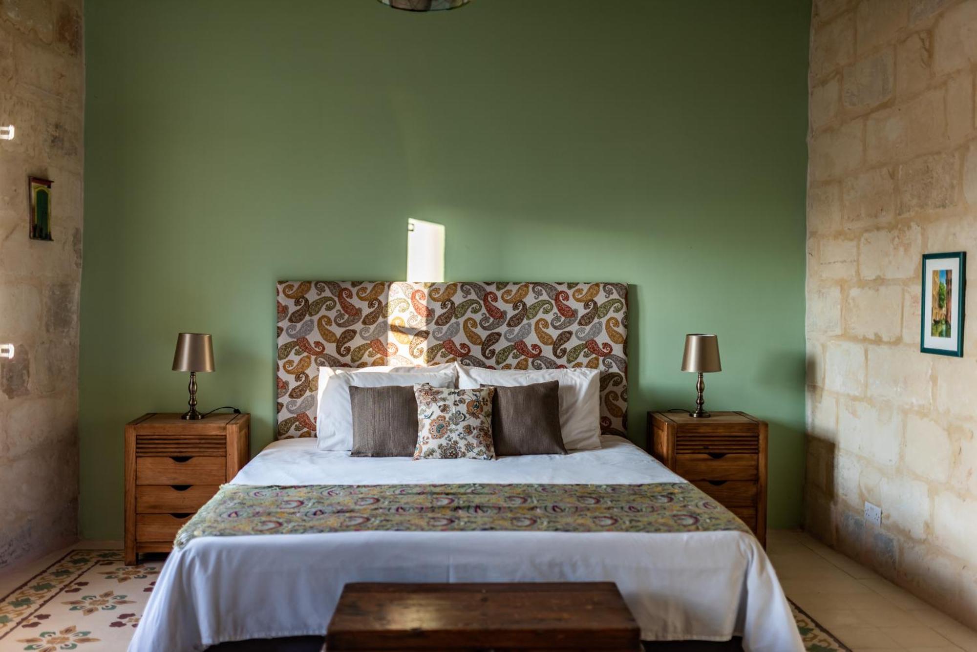 The Stonehouse Bed & Breakfast Saint Julian's Ngoại thất bức ảnh