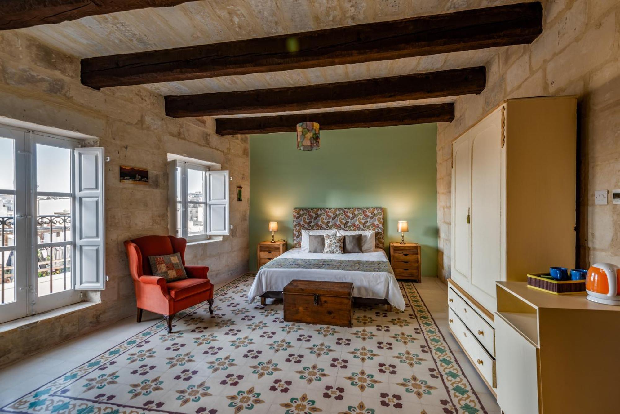 The Stonehouse Bed & Breakfast Saint Julian's Ngoại thất bức ảnh