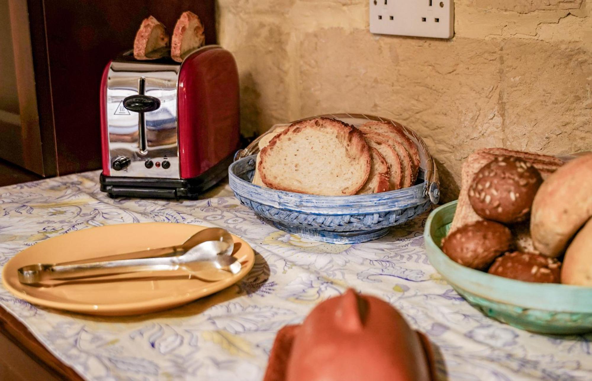The Stonehouse Bed & Breakfast Saint Julian's Ngoại thất bức ảnh