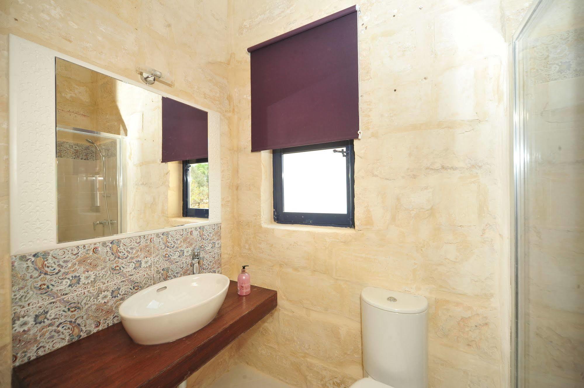 The Stonehouse Bed & Breakfast Saint Julian's Ngoại thất bức ảnh
