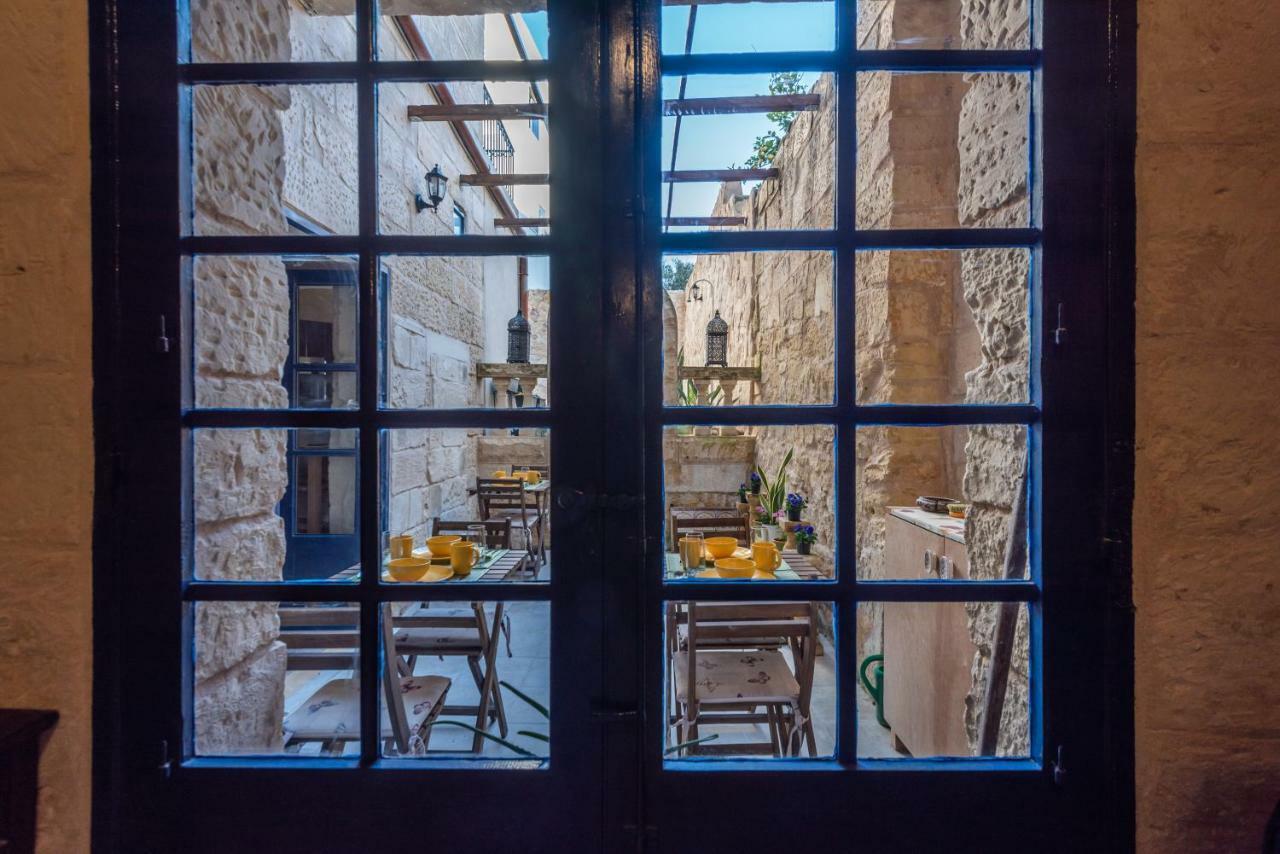 The Stonehouse Bed & Breakfast Saint Julian's Ngoại thất bức ảnh